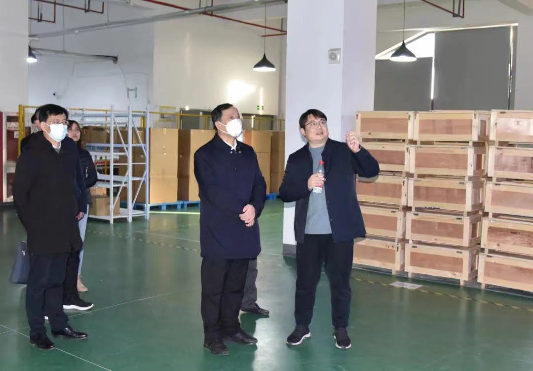 春節(jié)前夕，區(qū)委書記許小波帶隊(duì)走訪調(diào)研海圖科技指導(dǎo)工作